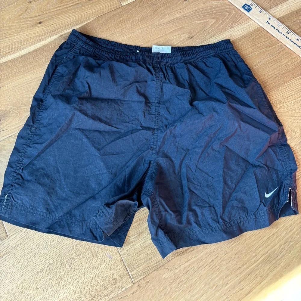 VTG 90’s nike shorts mens small